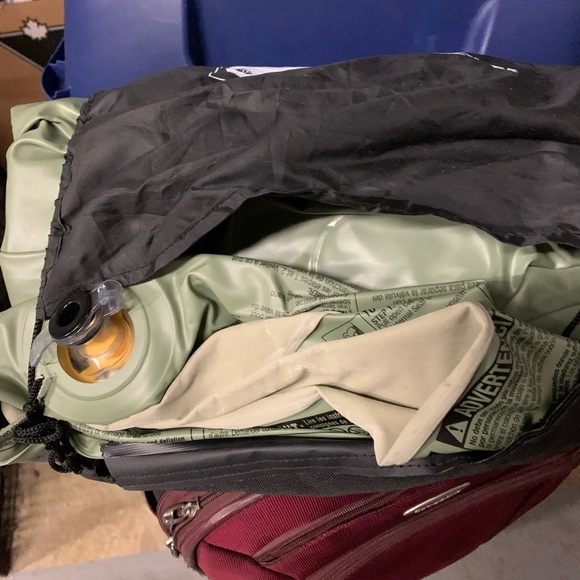 Coleman Air Mattress with pump - Picture 3 of 4